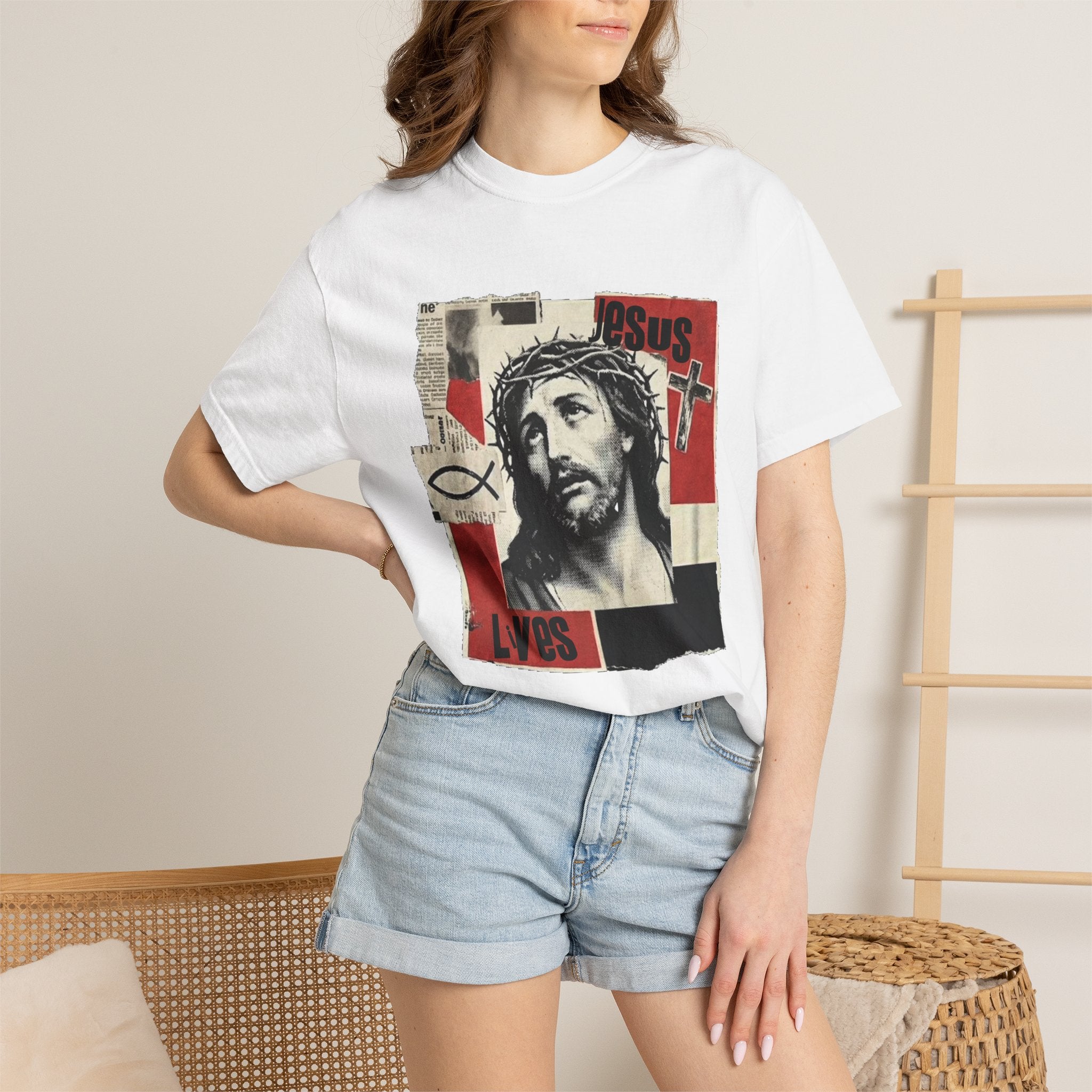 “Jesus lives” Unisex T-shirt